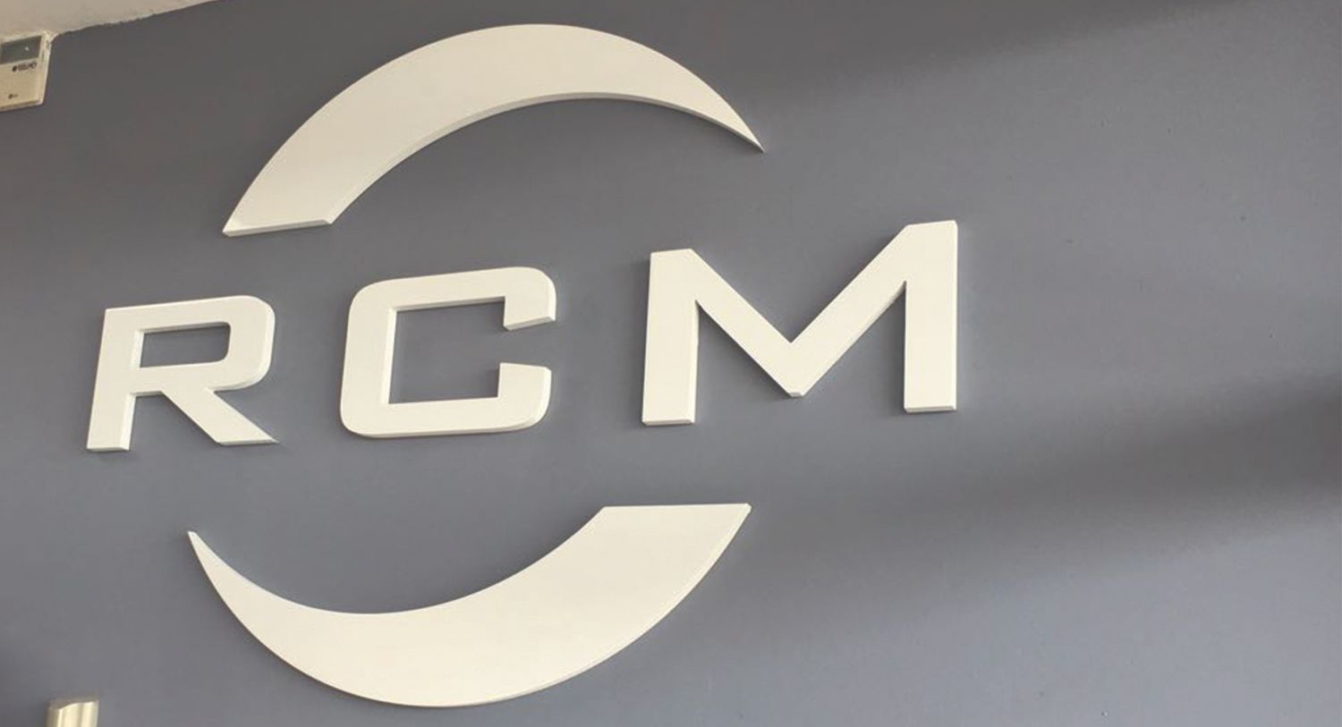 שלטים למשרד